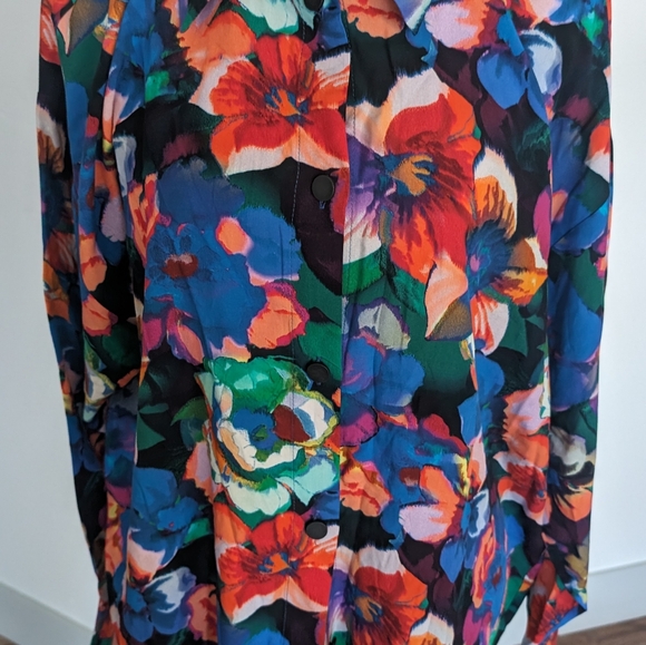 Women's top - Picture 9 of 12